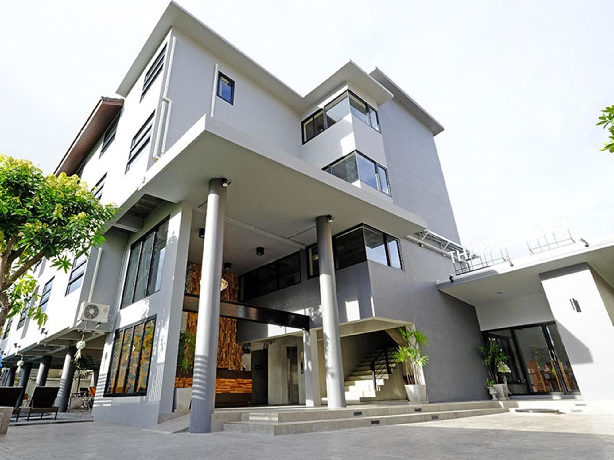 Hotel Thapae Loft à Chiang Mai Extérieur photo