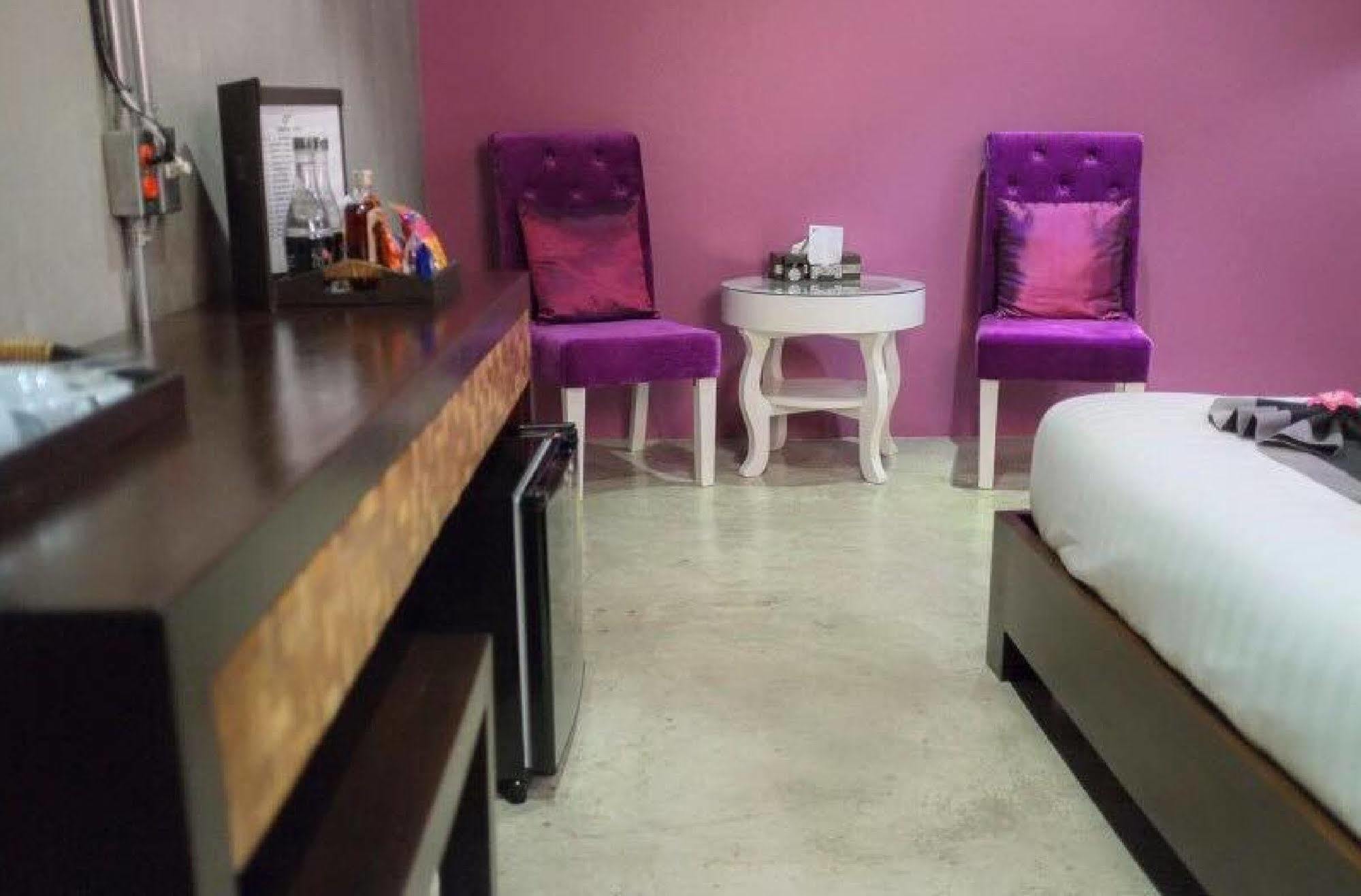 Hotel Thapae Loft à Chiang Mai Extérieur photo