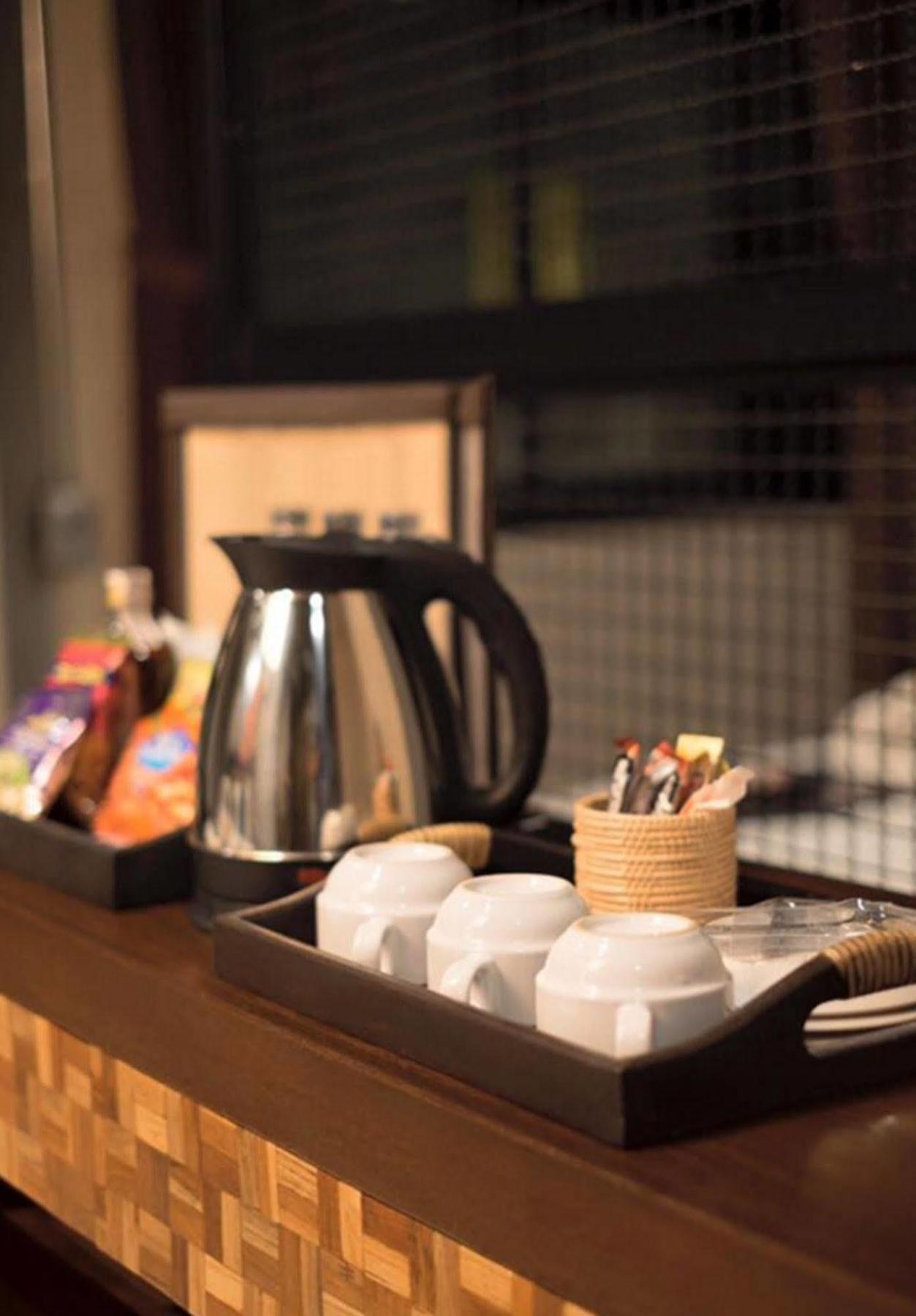 Hotel Thapae Loft à Chiang Mai Extérieur photo