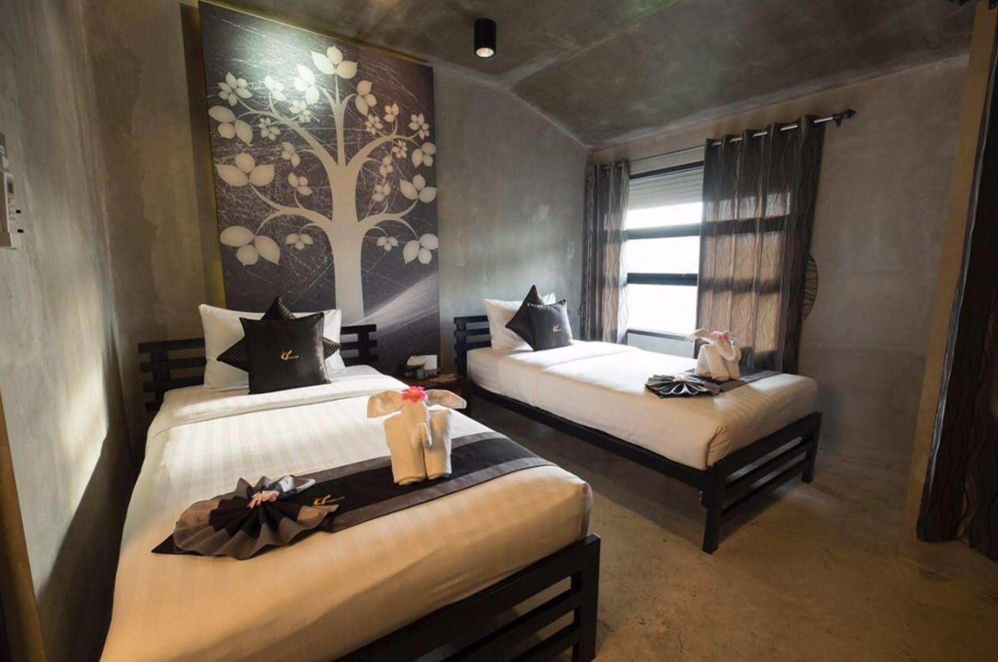 Hotel Thapae Loft à Chiang Mai Extérieur photo