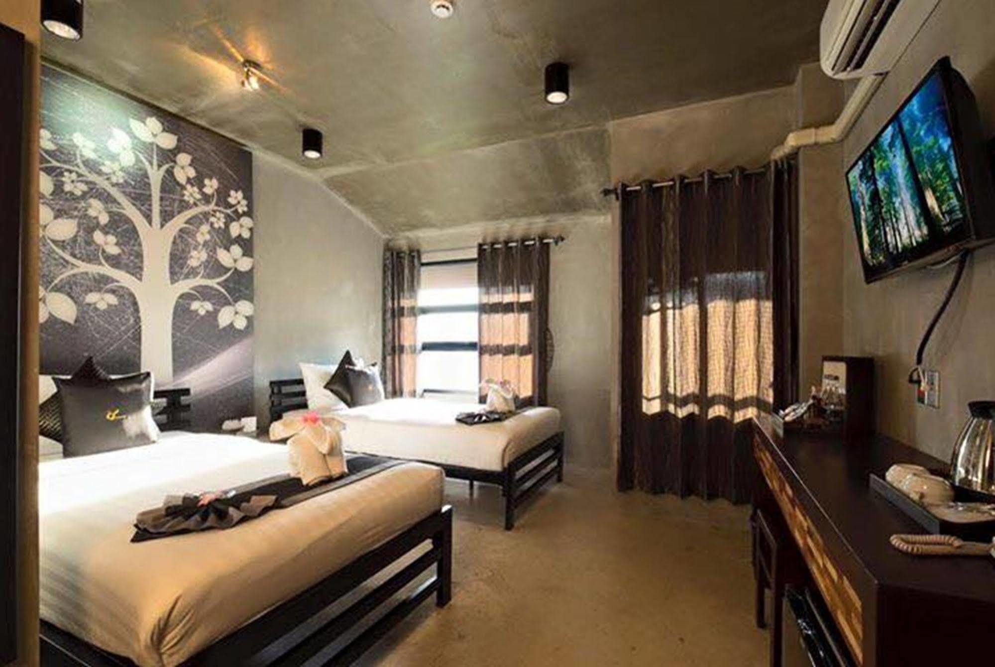 Hotel Thapae Loft à Chiang Mai Extérieur photo