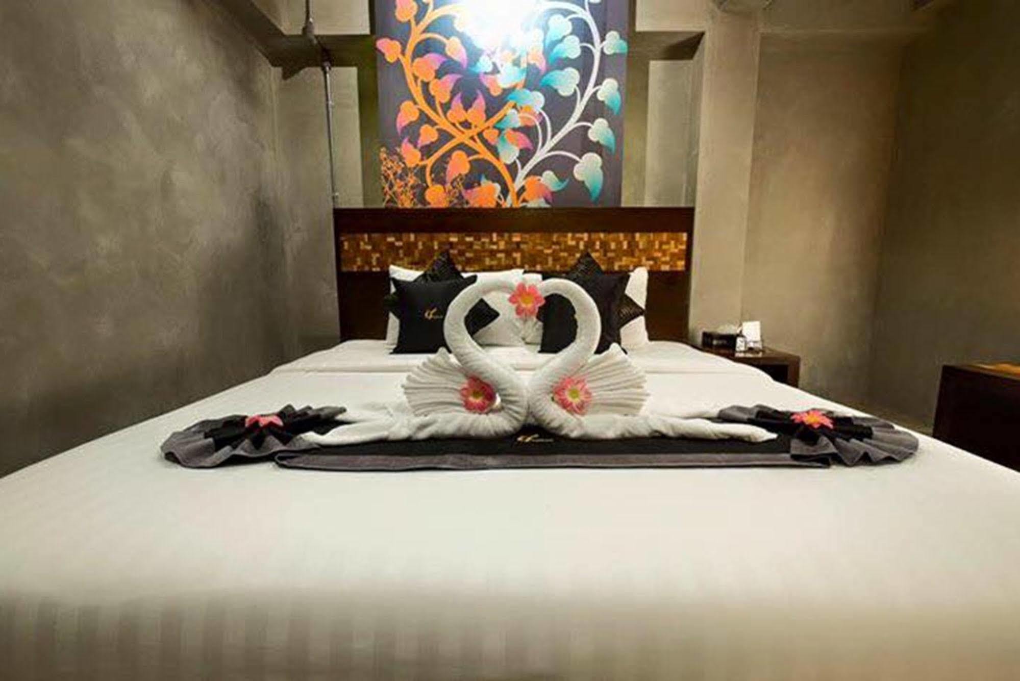 Hotel Thapae Loft à Chiang Mai Extérieur photo